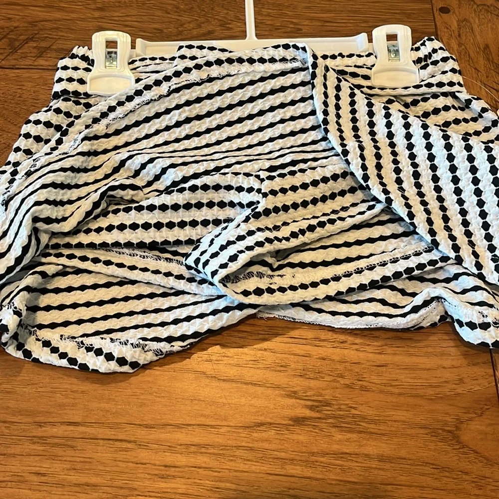 JESSICA SIMPSON 2-PIECE SKORT OUTFIT. NWT